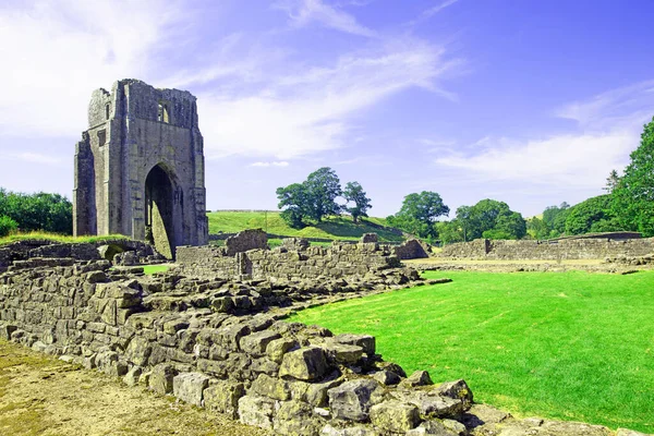 Capturing Shap Abbey Front Deep Blue Summer Sky Contrasting Lush — 스톡 사진