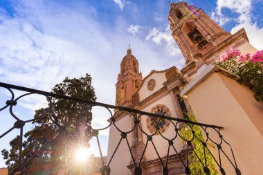 Tarihi şehir merkezindeki Zacatecas Katolik kiliseleri, Babamız İsa 'nın Kilisesi, Parroquia Nuestro Padre İsa