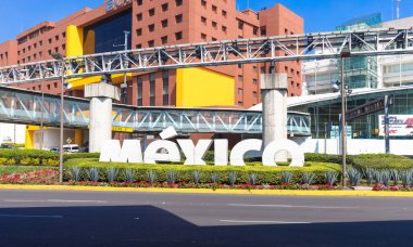 Mexico City Benito Juarez Uluslararası Havalimanı Turizm sezonunda