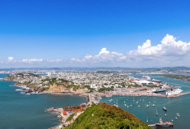 Mazatlan gözcü noktaları Mirador Del Faro ve Mirador de Crystal manzaralı panoramik hava manzaralı Mazatlan Tarihi Merkezi, Zona Dorada Oteli, El Malecon rıhtımı ve plajları
