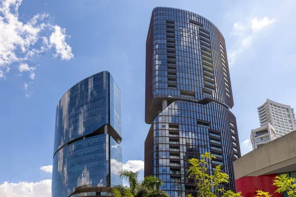 Zapopan modern financieel centrum met trendy winkelcentra, banken, kantoren, financiële instellingen en restaurants — Stockfoto