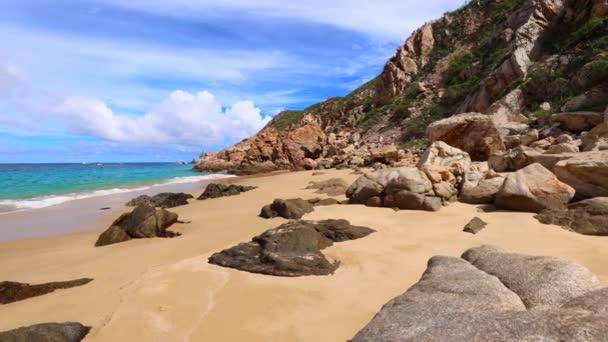 Playas escénicas, playas y hoteles de Cabo San Lucas, Los Cabos, en Zona Hotelera, Zona Hotelera — Vídeo de stock