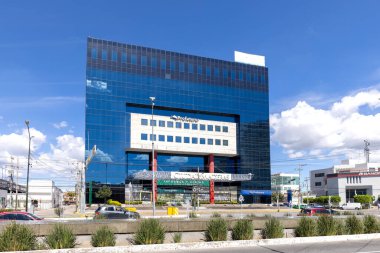 Leon City Finans Merkezi ve iş bölgesi tarihi şehir merkezini ve başlıca kültürel ve turistik merkezleri kapattı