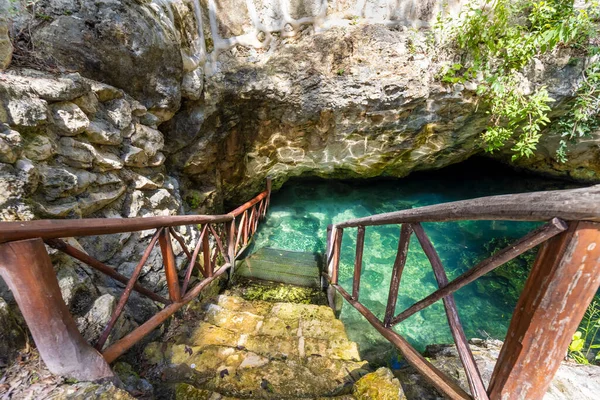 Scenic Cenote Casa Tortuga near Tulum and Playa Del Carmen, a popular tourist attraction for local and international tourism — Stock Photo, Image