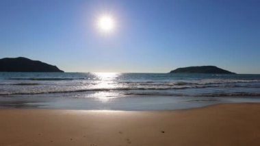 Mazatlan Altın Bölgesi, Zona Dorada, Venados Adası 'na bakan turistik plajlar.
