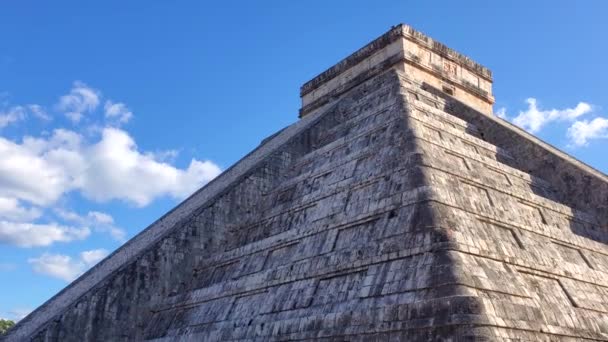 Chichen Itza, az egyik legnagyobb maja város, egy nagy prekolumbiai város, amit a maják építettek. A régészeti lelőhely Yucatan államban található, Mexikóban. — Stock videók