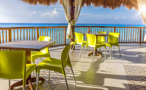 Cozumel tourist ocean promenade cafes and restaurants offering scenic landscape views of Cozumel and national Mexican food and drinks —  Fotos de Stock