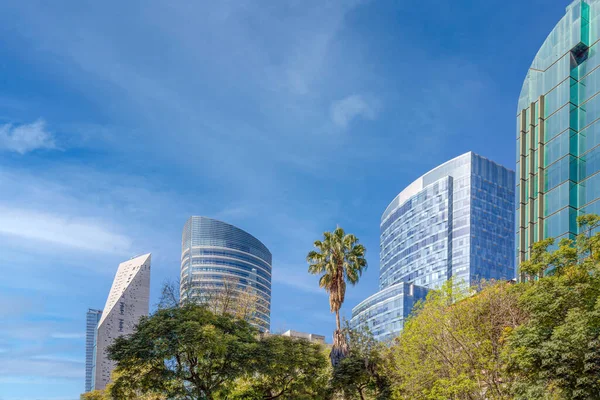 Mexico City Financial Center buildings that host insurance companies, banks, financial institutions and successful businesses located near Paseo De Reforma and Angel of Independence landmark column — Stock Photo, Image