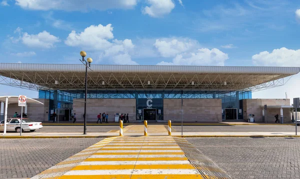 Estación central de autobuses en Morelia, Michoacán, servicio de conexiones interurbanas a destinos mexicanos — Foto de Stock
