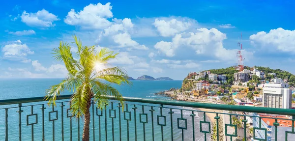 Διάσημοι παραλιακοί περίπατοι Mazatlan, El Malecon, με θέα στον ωκεανό, τουριστικές παραλίες και γραφικά τοπία. Συνδέει Old Mazatlan με Hotel Zone Hotelera — Φωτογραφία Αρχείου