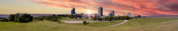 Quebec centro de la ciudad, vista panorámica del distrito comercial, cafeterías y restaurantes y centro financiero de la ciudad — Foto de Stock