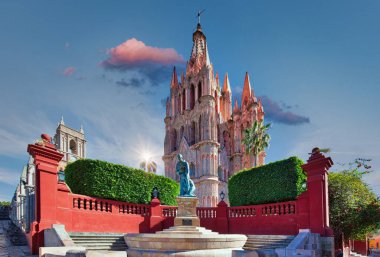 San Miguel de Allende, Landmark Parroquia De San Miguel Arcangel cathedral in historic city center clipart