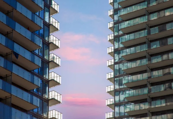 Toronto, construção do condomínio no coração das finanças — Fotografia de Stock
