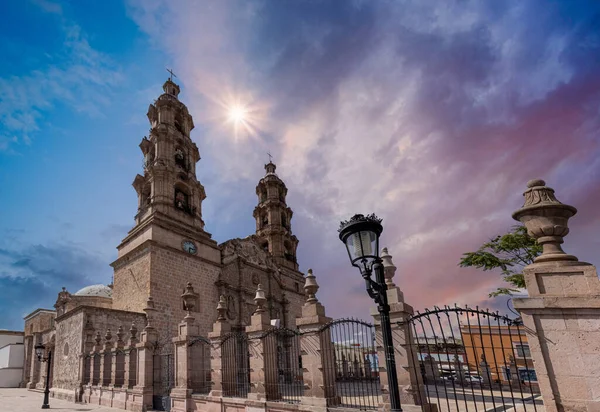 México, Catedral de Aguascalientes Basílica no centro histórico colonial perto da Plaza de la Pátria — Fotografia de Stock