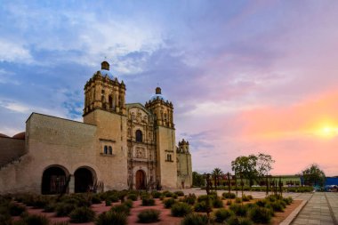 Meksika, tarihi Oaxaca şehir merkezindeki Santo Domingo Katedrali