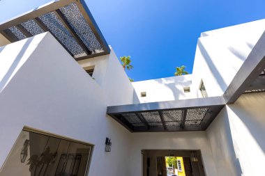 Meksika, sömürge sokakları ve tarihi merkezde San Jose del Cabo 'nun renkli mimarisi.