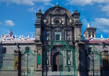 Meksika, Puebla Katedrali Zocalo Plaza 'nın merkezindeki tarihi şehir merkezinde.