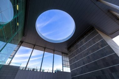 Kudüs, İsrail, 17 Nisan 2022: Kudüs Yitthe Navon Tren İstasyonu yolcu terminali