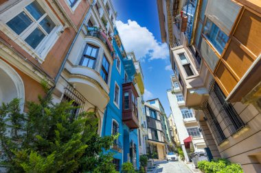 Türkiye, manzaralı İstanbul Karakolu Galata Kulesi yakınlarındaki eski tarihi mahalle.