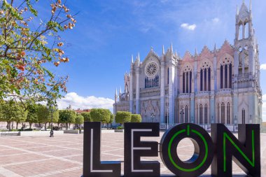 Mexico, Expiatory Temple of Leon in Leon historic city center.