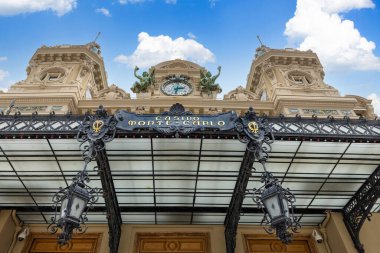 Fransa, Fransız Rivierası, Monte Carlo Kumarhanesi, Monako 'da bir kumar ve eğlence merkezi..