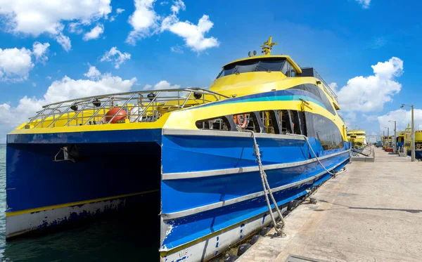 High Speed Ferry Terminal Isla Mujeres Waiting Passengers Return Cancun — Stock fotografie