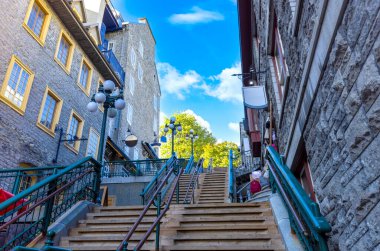 Kanada, Eski Quebec Şehri turistik merkezleri, Petit Champlain aşağı kasaba ve alışveriş bölgesi.