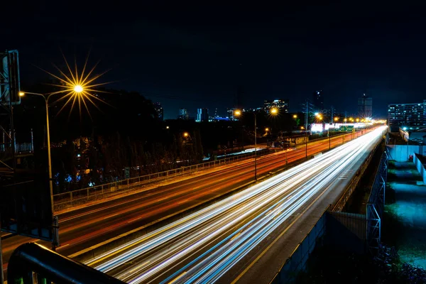 Hafif kuyruklu gişe