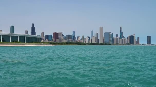 Chicago and Lake Michigan Waterfront From Pier on Boardwalk. Downtown Skyline — Stock video