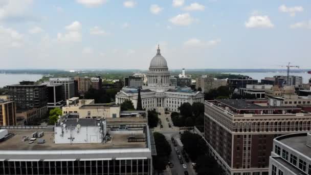 Madison City USA, Wisconsin State Capitol Government Building, vista aérea — Vídeo de Stock