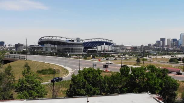 Mile High Field Stadium, sede del equipo de fútbol Denver Broncos NFL — Vídeos de Stock