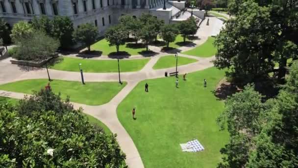 Aerial View of South Carolina State House Park. Columbia USA, 60fps Drone Shot — Stock Video