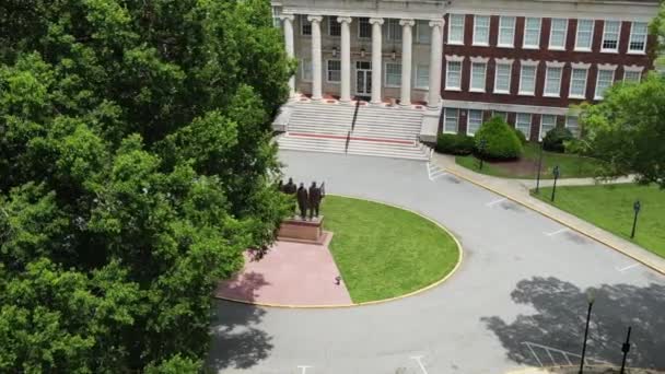 1 febbraio, Greensboro Monumento a quattro statue di fronte, Carolina del Nord USA — Video Stock