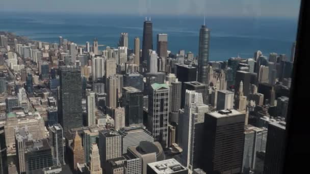 Chicago şehir merkezi ABD ve Michigan Gölü Rıhtım Binaları, Windows View — Stok video