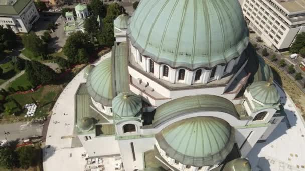 Tempel des Heiligen Sava, Belgrad, Serbien. Vogelaugen-Drohne aus der Vogelperspektive — Stockvideo