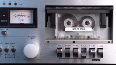 1980 'lerin Ses Kaseti Deck' te Çalıyor, Klasik Müzik Derlemesi Eski Analog Medya 'da, Kapat 4k