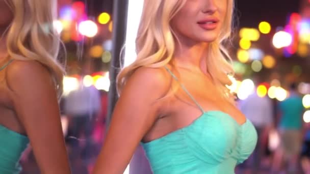 Sexy Vegas Girl Posing Camera Strip Night Vivid Lights Background — Stock Video