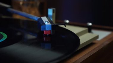 33 RPM Vinyl Record Spinning on Vintage Gramophone From 1960s, Close Up 4k