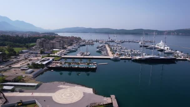 Porto Montenegro Tivat Vue Aérienne Marina Yachts Voilier Piscine Immeubles — Video