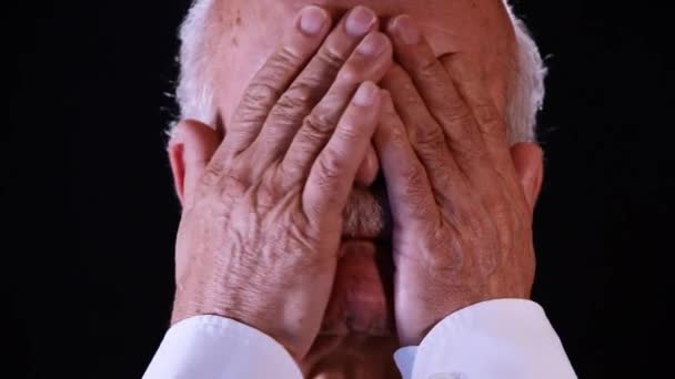 Retrato de homem idoso, close-up — Vídeo de Stock