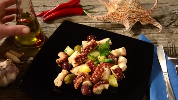 Octopus salade — Stockvideo