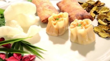 Çin köfte, Bahar rulo ve karides cipsi