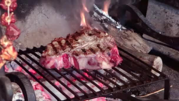 Florentine steak — Stock Video