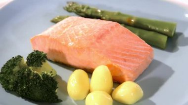 sebze buğulama salmon