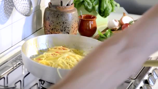 Cooking spaghetti — Stockvideo