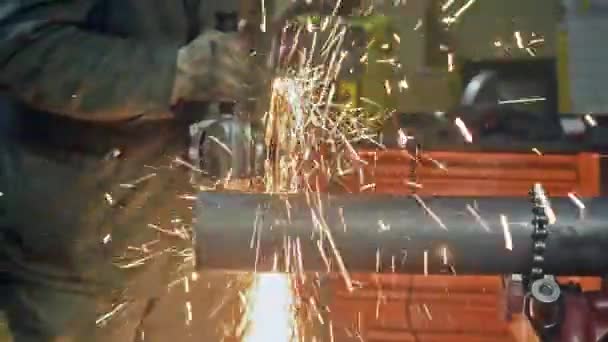 Metal cutting — Stock Video