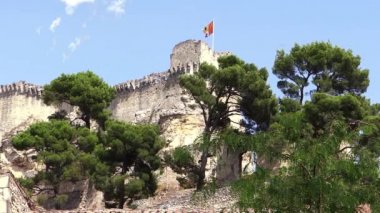 bir ortaçağ kalesi-Provence