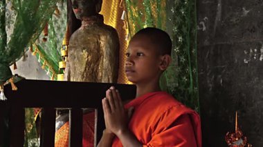 angkor wat Tapınağı içinde Khmer keşiş