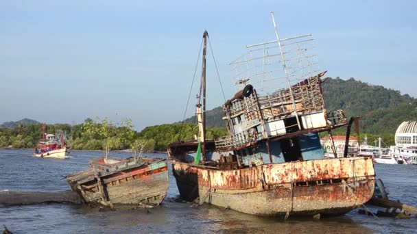 Naufragio del barco — Vídeo de stock