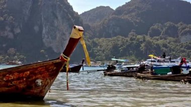 Thai balıkçı tekneleri
